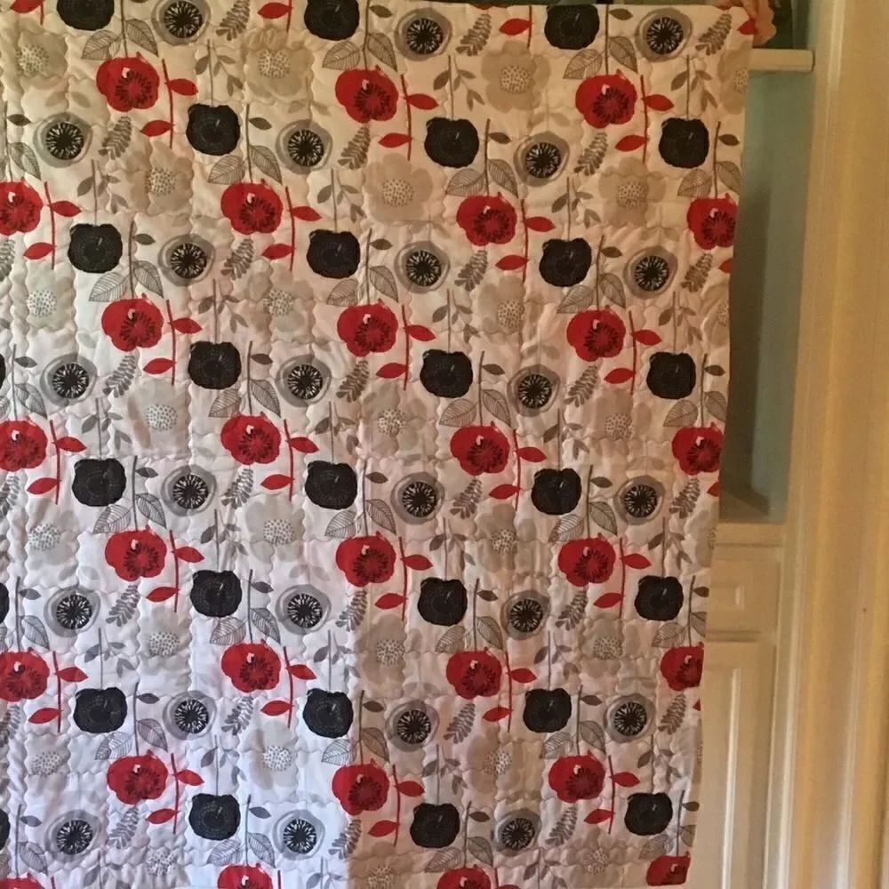 Handmade Quilt   - Picture 6 of 9